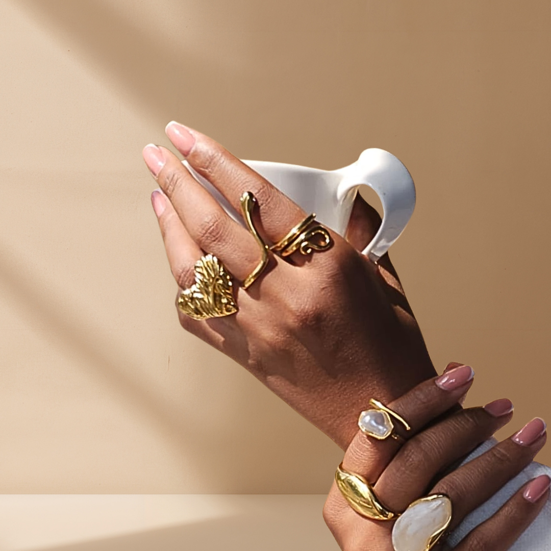 Pourquoi je choisis des bijoux accessibles (et pas du luxe inaccessible)